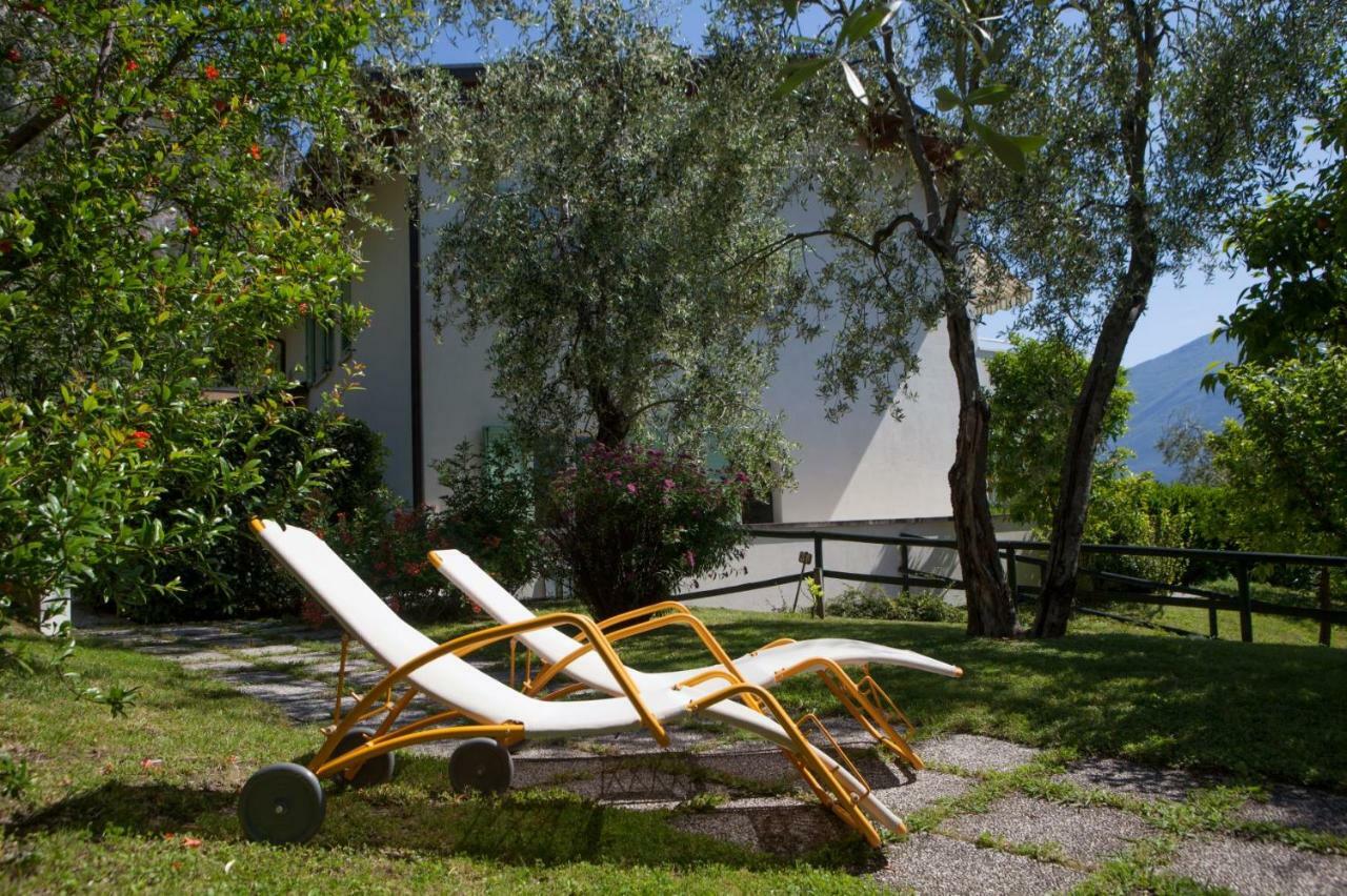 Residence Villa Aranci Limone sul Garda Bagian luar foto